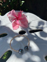 Load image into Gallery viewer, Kainui cuff 12 gauge GOLD