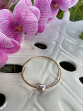 Load image into Gallery viewer, Lush Edison Pearl Bangle 14g